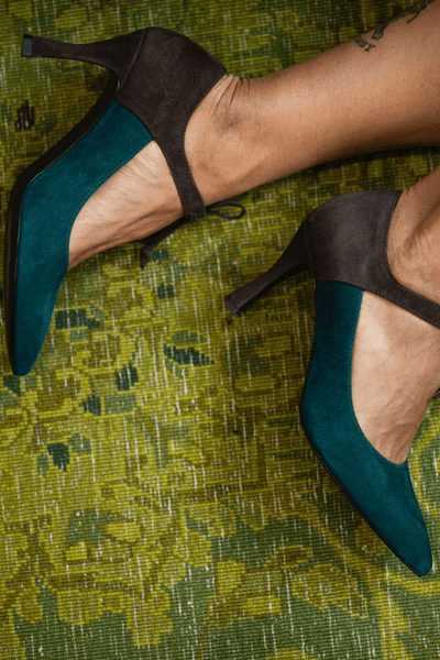LUCREZIA | V-Neck with Ankle Tie