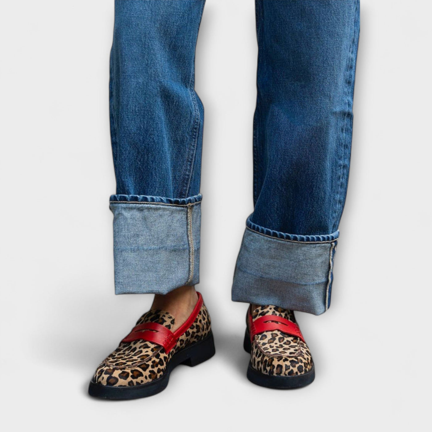 Liora – Elegant Leopard Pattern Round for a Bold Style