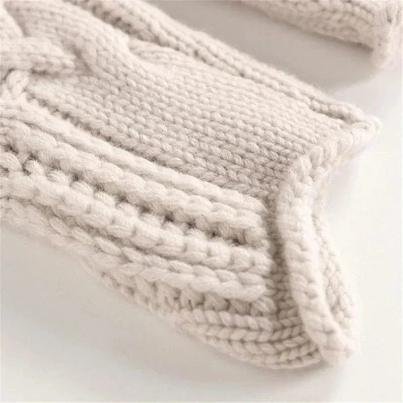 Bridget – Timeless Cable Knit Jumper